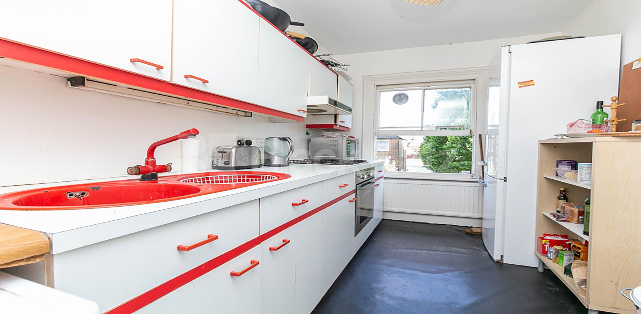 			2 Bedroom, 1 bath, 1 reception Apartment			 Hartham Road, HILLMARTON CONSERVATION AREA